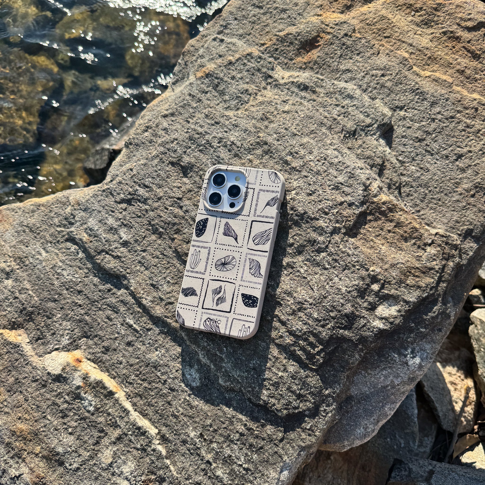 Coque London Fog Coral Tiles pour iPhone 17 Pro Max - image 3