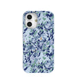 Coque iPhone 16 bleu poudre à fleurs bleues