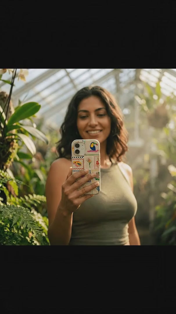 Seashell Tropical Paradise iPhone 17 Pro Case - Product video demonstration