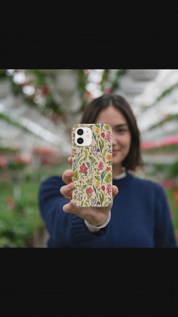 Seashell Bee Meadow iPhone 17 Pro Max Case